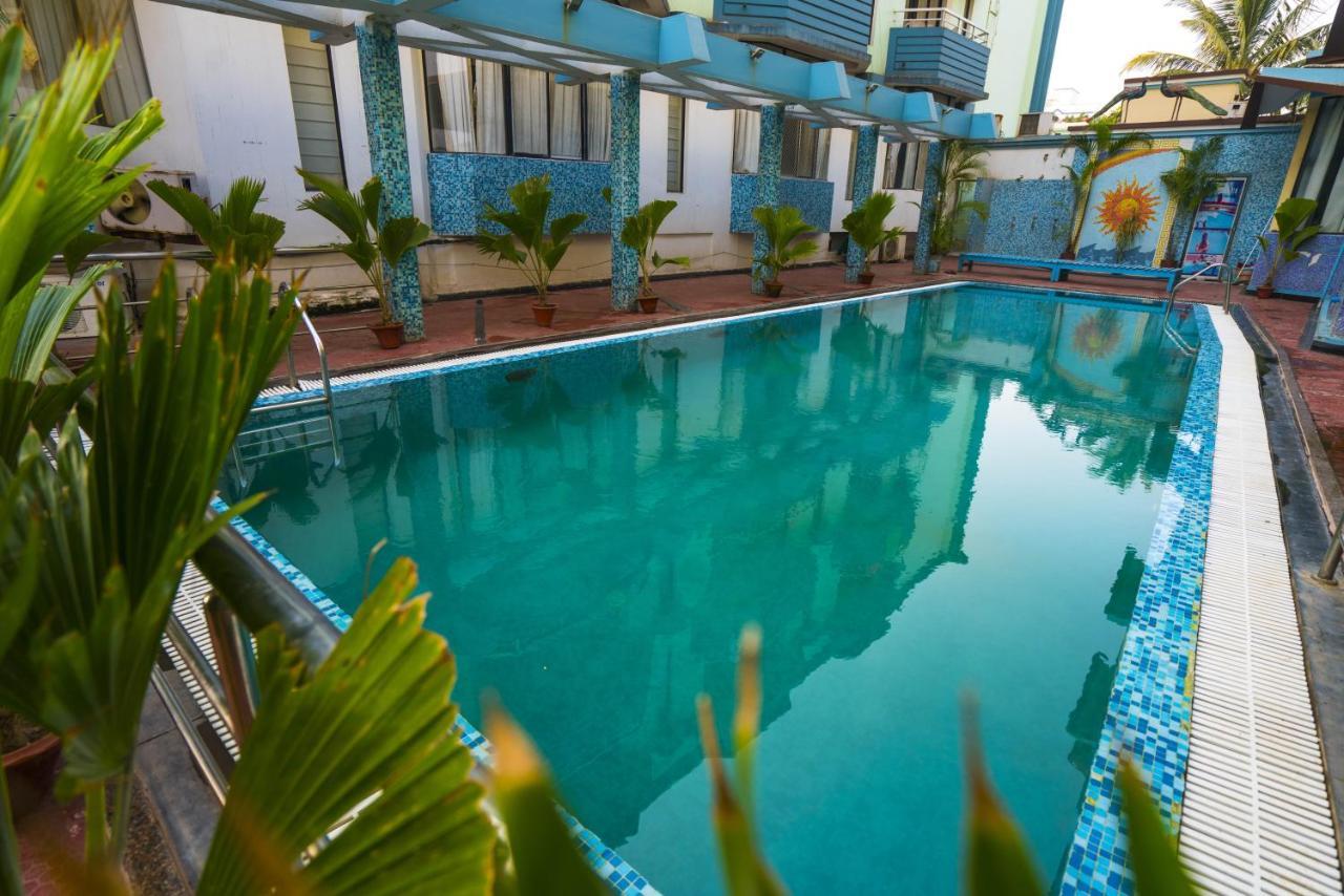Hotel Prabhupada Puri Exterior photo